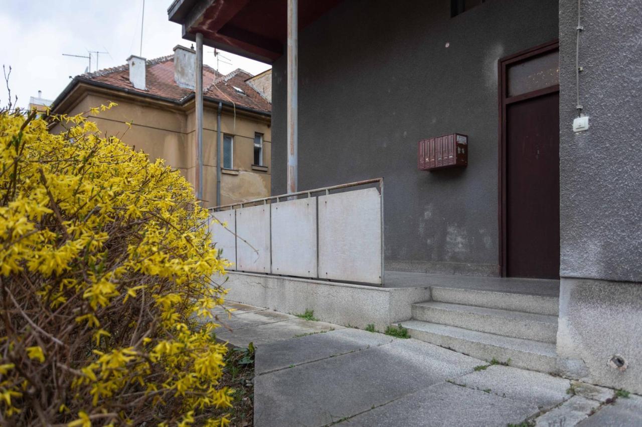 דירות זאגרב Modern Studio Near British Square מראה חיצוני תמונה